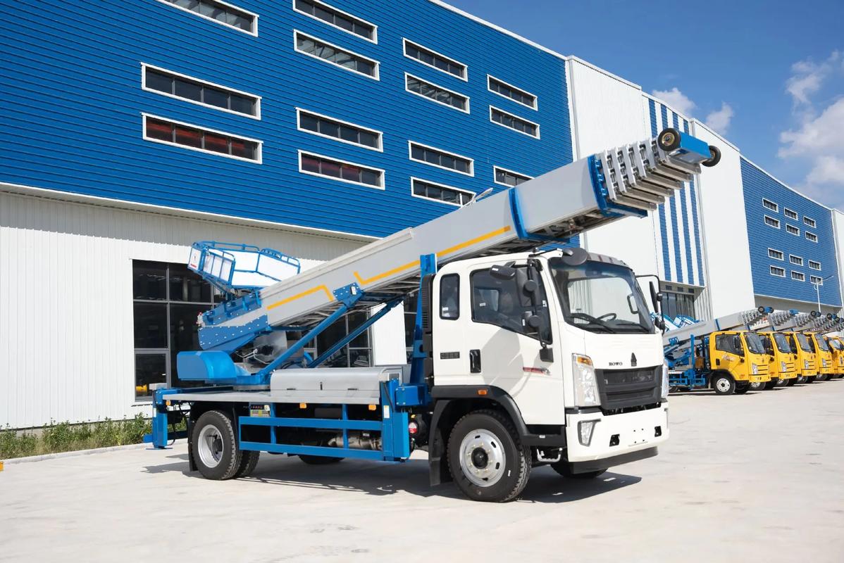 东河镇出租云梯车高空作业车 建筑垃圾搬运